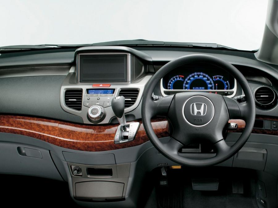  Honda Odyssey 2003 года  (JP) (фото 4 из 6)